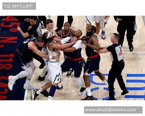 掘金与爵士常规赛精彩对决展现球队实力与战术博弈